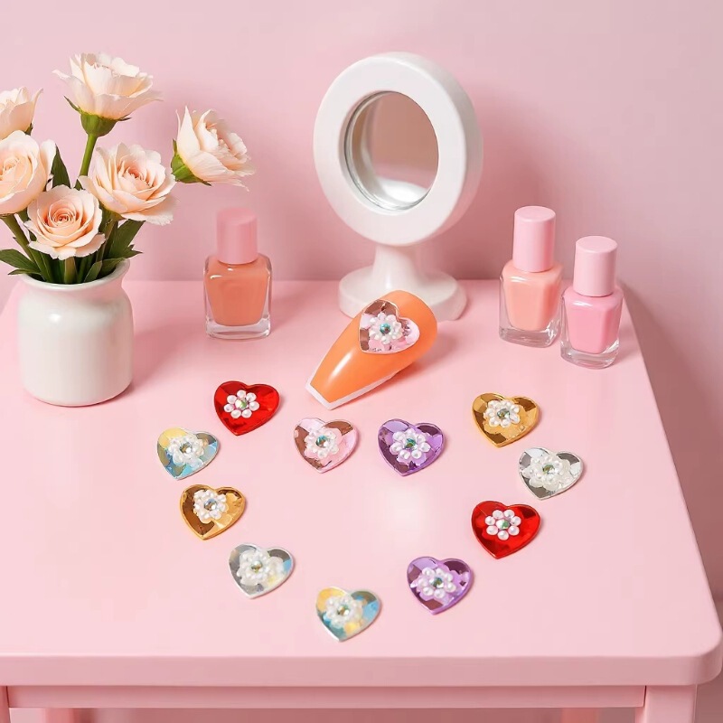 New Hot-Selling Trendy Nail Art Accessories Acrylic Mini Heart Nail Decorations Nail Rhinestones Small Ornaments
