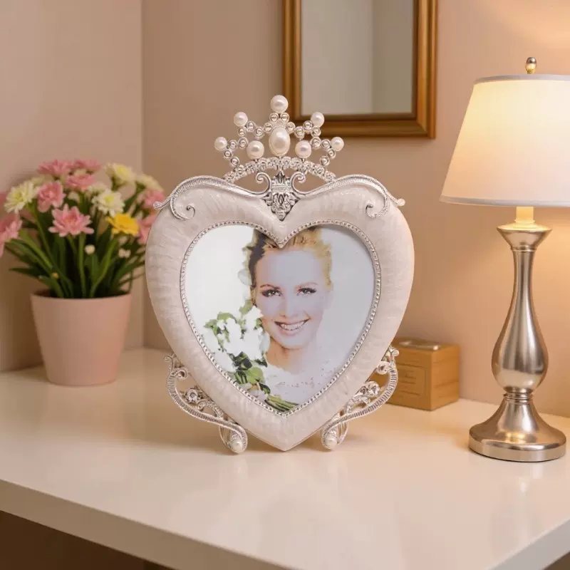 创意时尚心形5寸欧式金属相框，化妆镜摆台相框