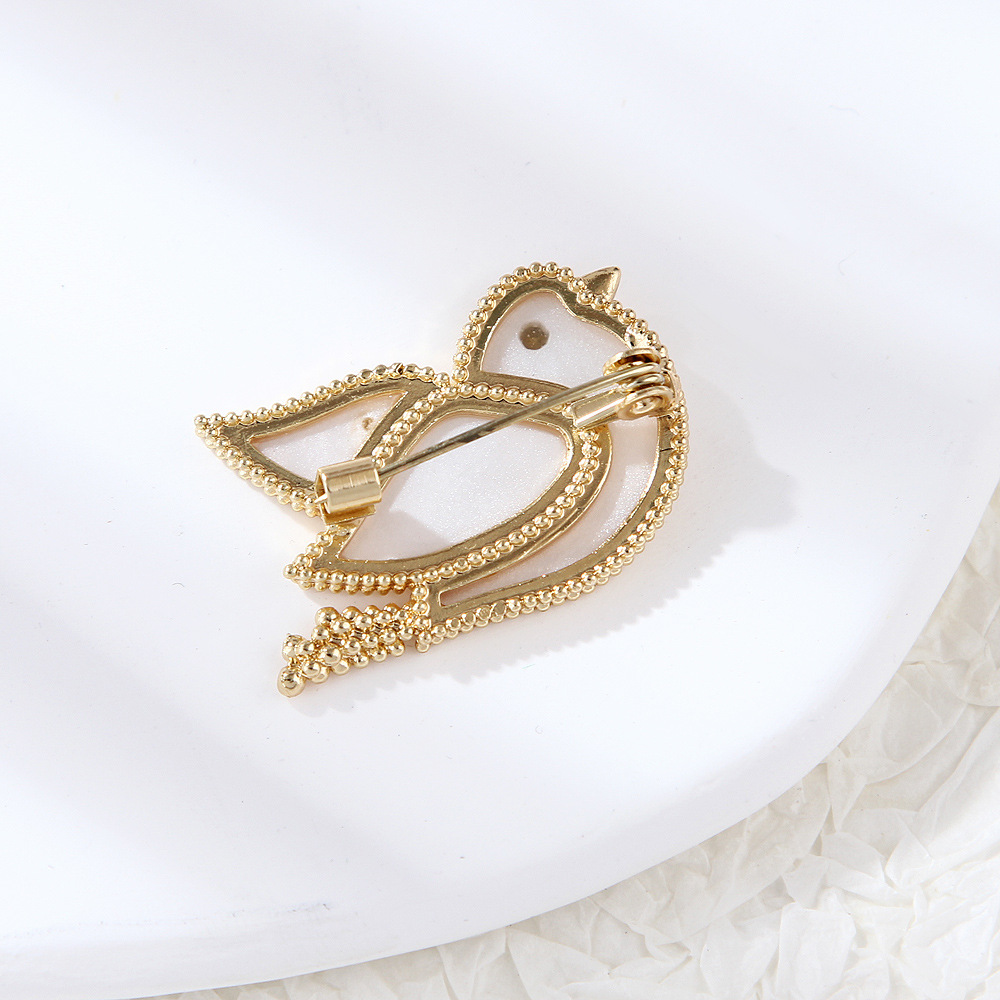 Elegant Bird Alloy Unisex Brooches