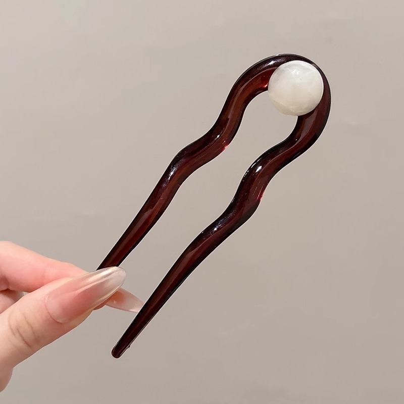 Clipper de cabello antiguo en forma de U para mujeres con un dispositivo de cabello para cabello de alto nivel de sensación detrás de la cabeza con una falda de cabello para cabello con accesorios de cabello