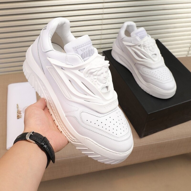 Fanjia High-End Guangzhou Shoes Medusa Beauty Head Genuine Leather Thick-Soled Casual Shoes Trendy Height-Increasing Spaceship Shoes Dad Shoes Fanjia High-End Guangzhou Shoes Medusa Beauty Head Genuine Leather Thick-Soled Casual Shoes Trendy Height-Increasing Spaceship Shoes Dad Shoes