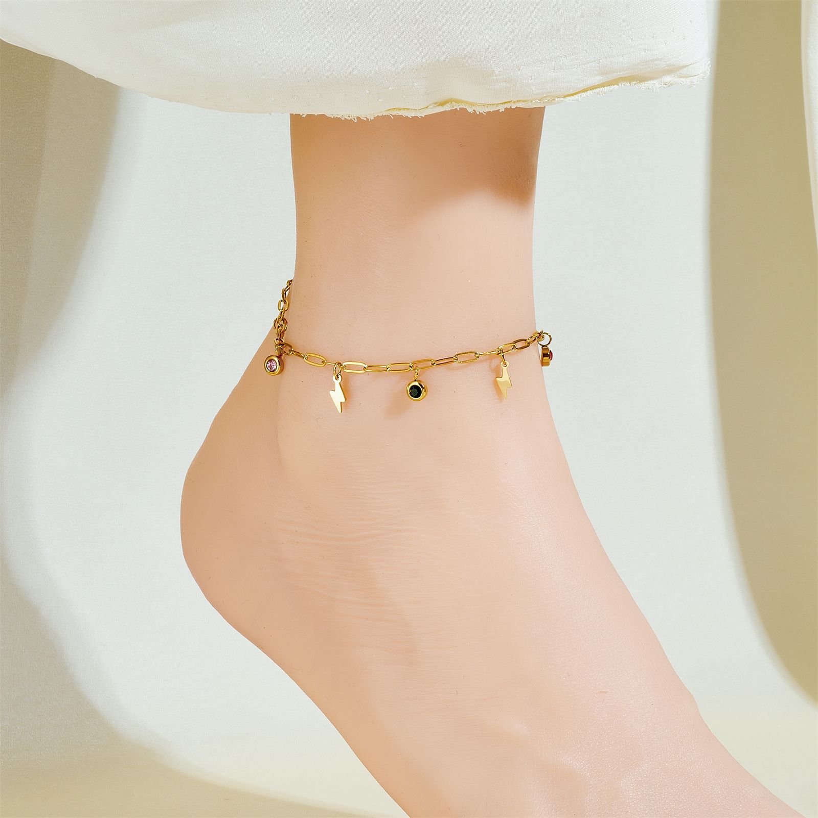 Europa y los Estados Unidos nuevos relámpagos de color diamante pie accesorios de moda lujoso ligero multifuncional dopamina tobillo de piedra al por mayor mujer