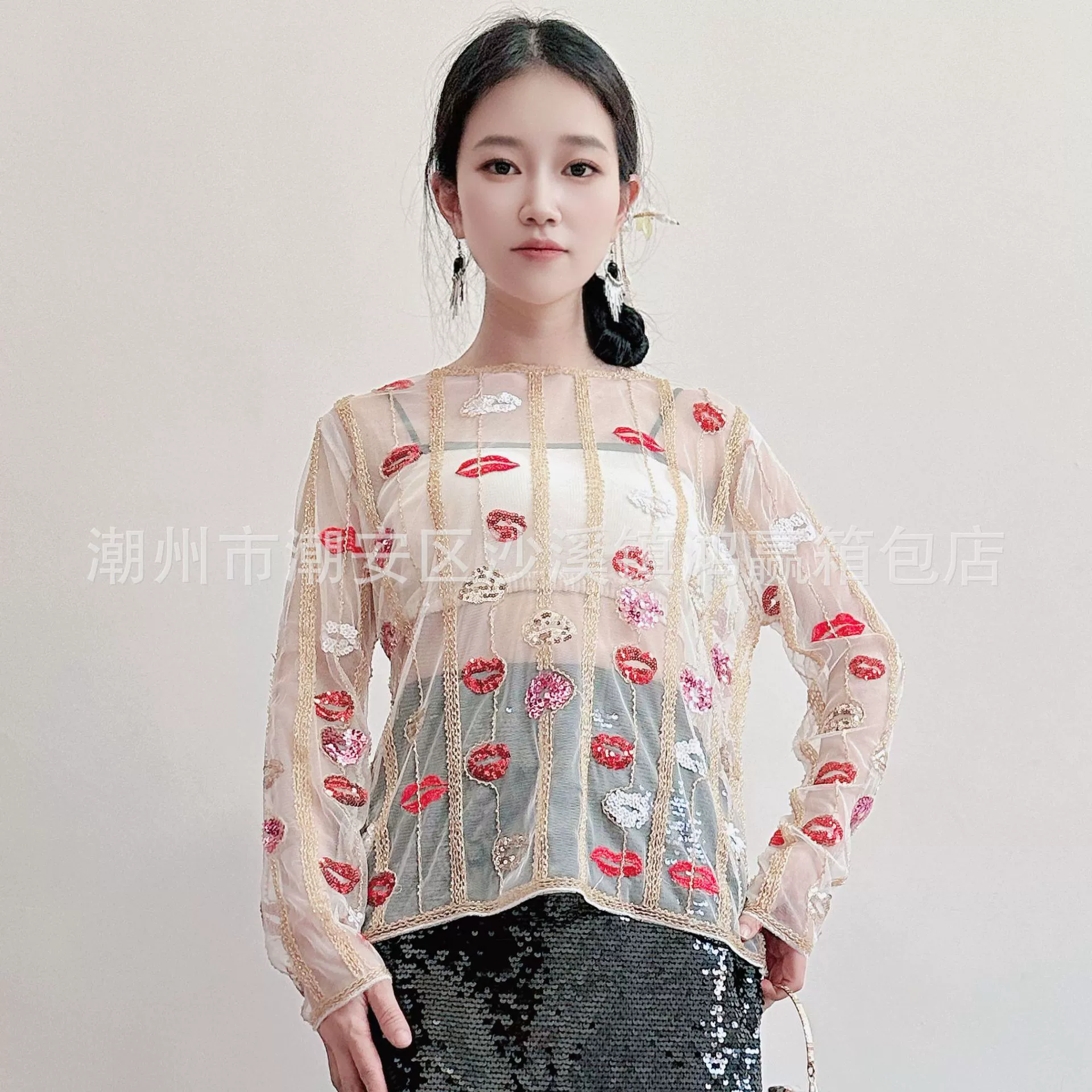 Трансграничная европейская и американская сексуальная перспектива с круглым вырезом