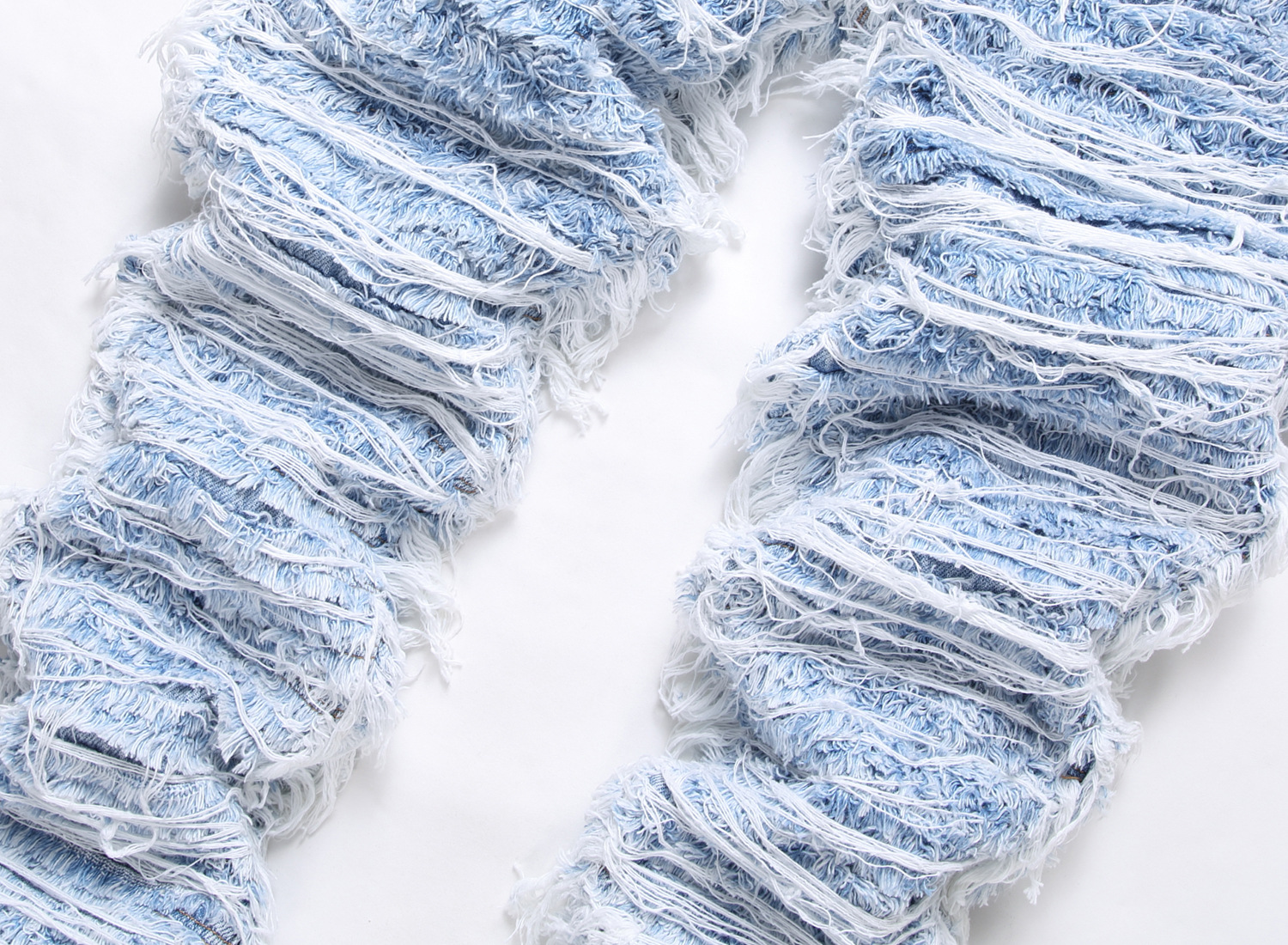 Herrenbekleidung - Trendy, strapazierfähige, gestapelte, lockere Hose mit Quasten, bestickten Haarschnitten und Schnurrbart-Jeans mit lockerem Saum für Männer_voghion.com