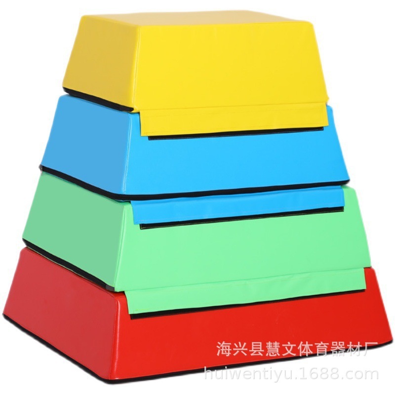 子供の体はちょうどクールな訓練器材幼稚園の屋外の軟体のフィットネスの組み合わせの訓練のバッフルを走ることができます。|undefined