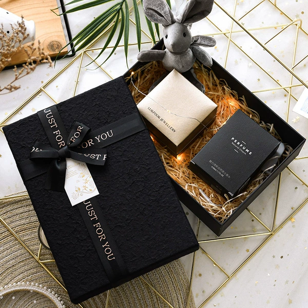 Linen black+gift bag+automatic string lamp+rabbit (send Lafite Caested card)