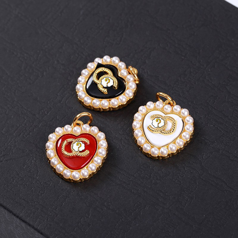 Double C peach heart pendant accessories Chanel style stud earrings jewelry European and American retro C necklace pearl accessories
