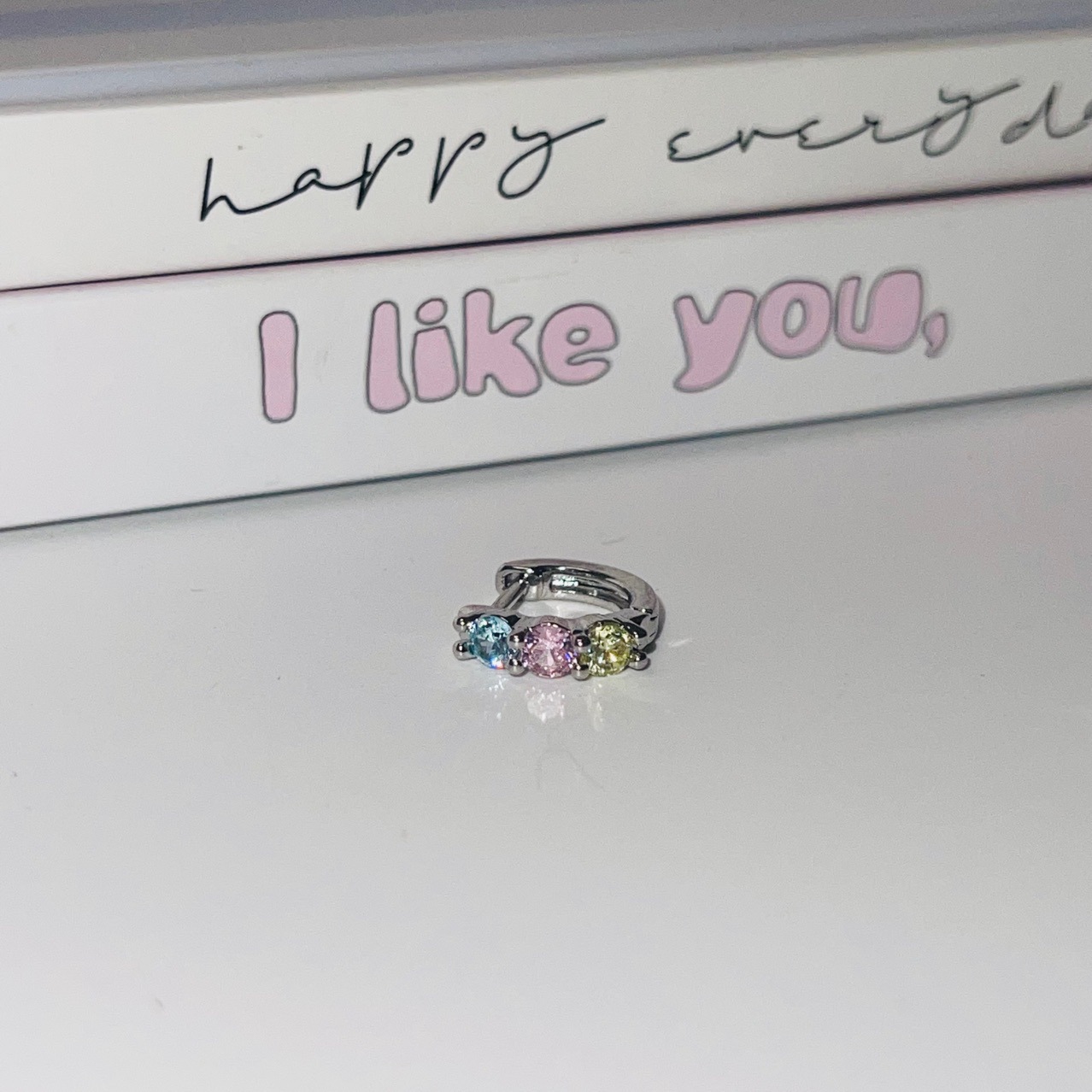 Sophisticated hoop earrings with zircon