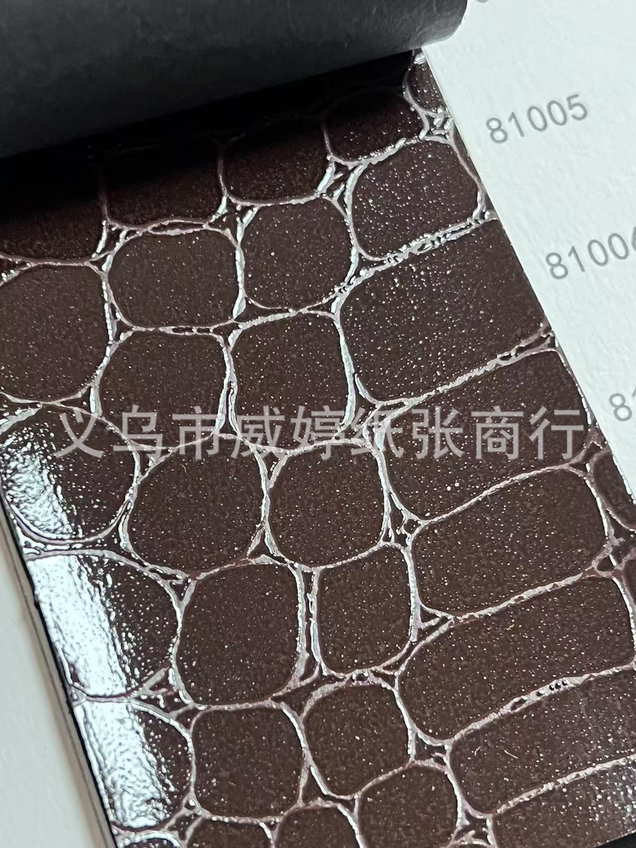 Inventario brillante papel de cuero de cocodrilo imitación de cuero negro brillante cocodrilo caja de vinos cartón de zapatos