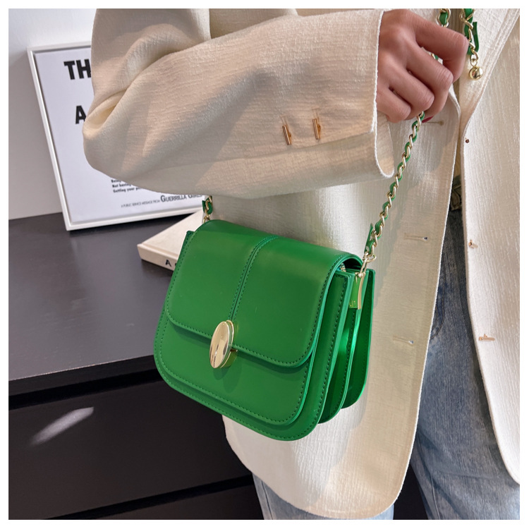 Chain Popular Small Bag New Stitching Spring Retro One-shoulder Messenger Bag 18.5*15*10cm display picture 4