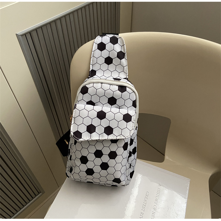 Women's Medium Nylon Ball Streetwear Square Zipper Fanny Pack display picture 41