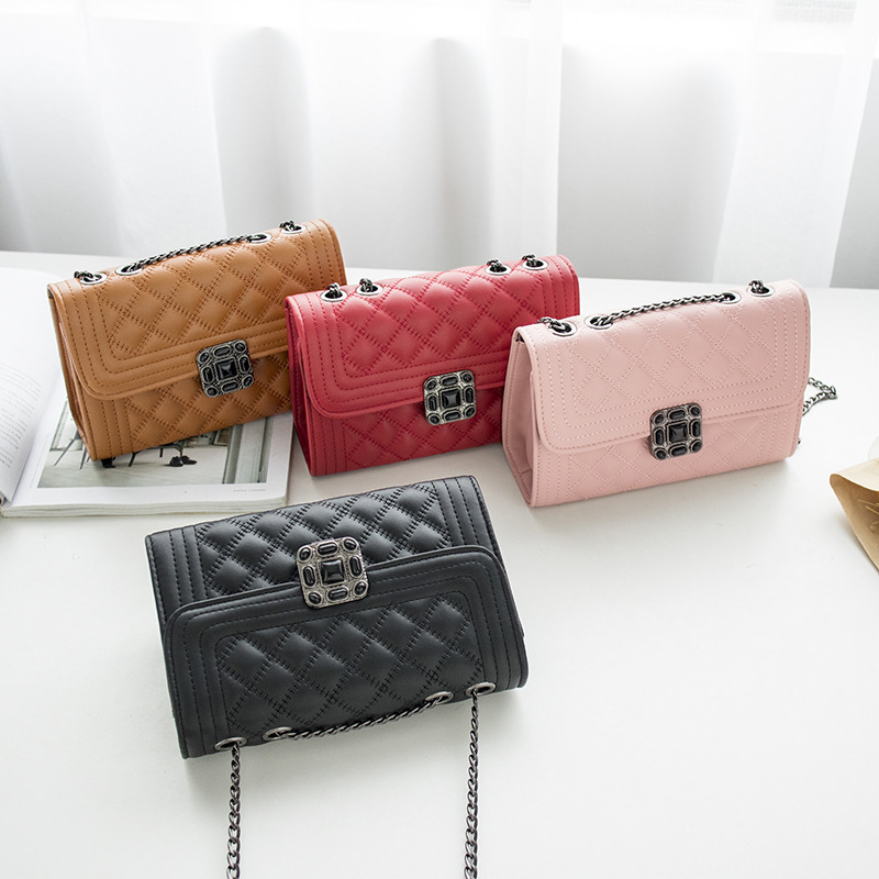 가방 여성의 2020 년 봄과 여름 새로운 패션 우아한 마름모 여성 가방 어깨 메신저 가방 휴대 전화 동전 지갑 도매