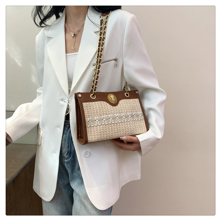 Women's Medium Straw Color Block Vacation Classic Style Weave Zipper Tote Bag display picture 13