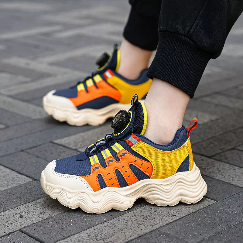 2025春新款男童运动鞋皮面防水防滑耐磨旋转中大童轻便学生运动鞋