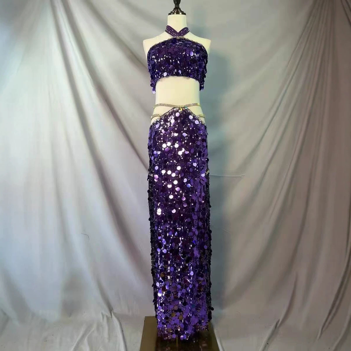Exclusive for cross-border sales: Purple halter neck mermaid sequin set for belly dance, ultra-shiny sequin two-piece dance costume with chest piece