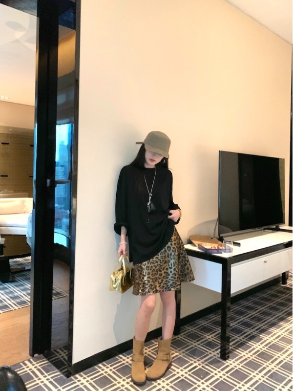 大码微胖时尚套装女秋季胖MM显瘦慵懒风长袖T恤豹纹半身裙两件套|undefined