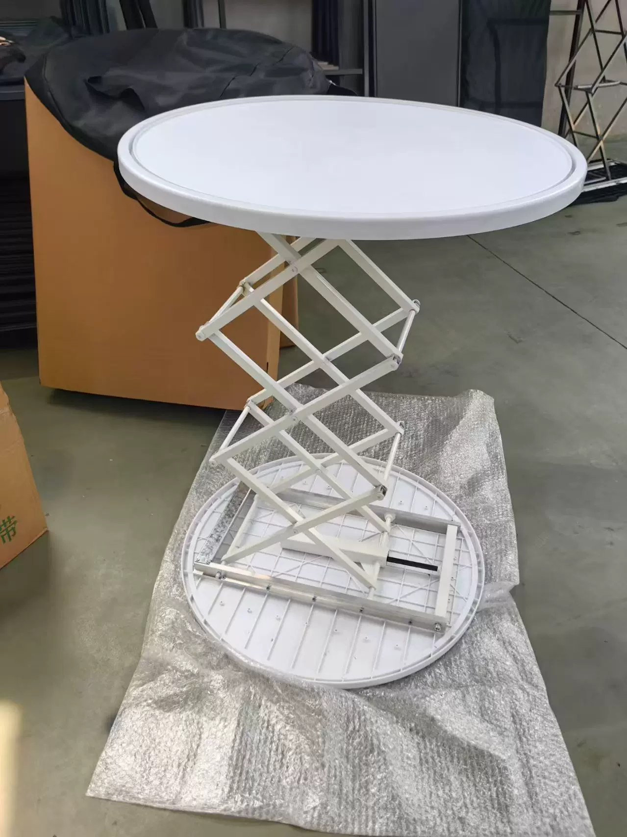 气缸展示台桌促销液压拍拍展示台弹力布升降展示架试吃前台快幕秀