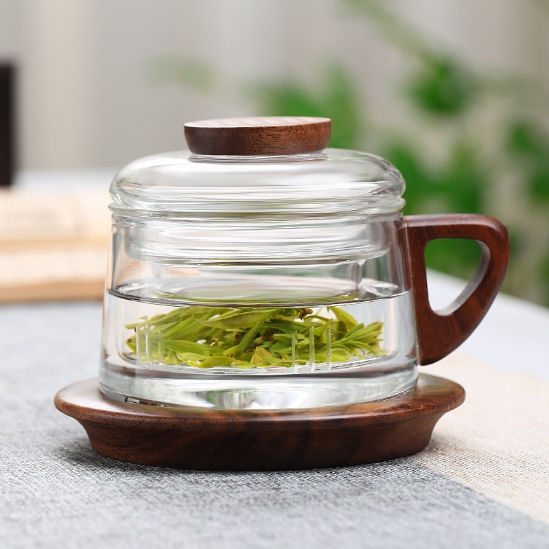 Taza de té gris ahumado de madera Taza de muelle de vidrio con alto contenido de borosilicato Taza de tres piezas de pequeña capacidad con separación de té con filtro