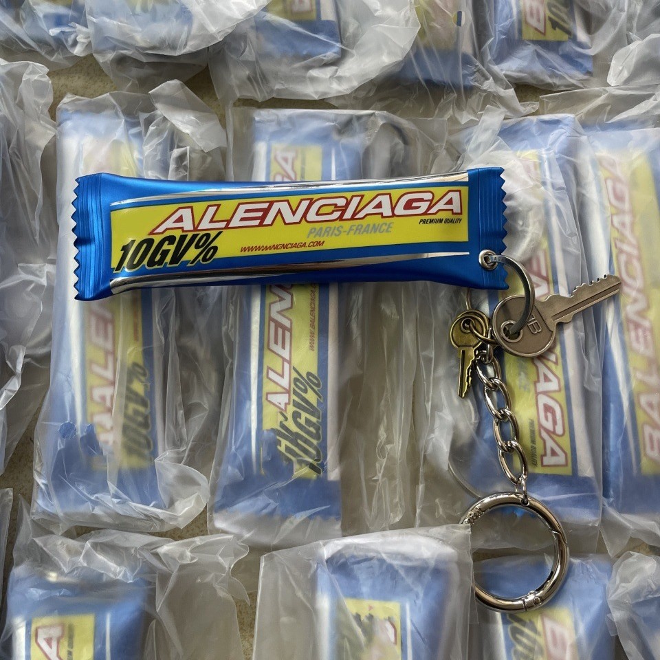 高版本巴黎b家能量棒钥匙扣