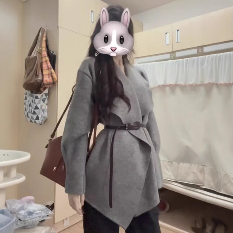 女性の秋冬の新型の純色の気質の長袖はゆったりしています。|undefined