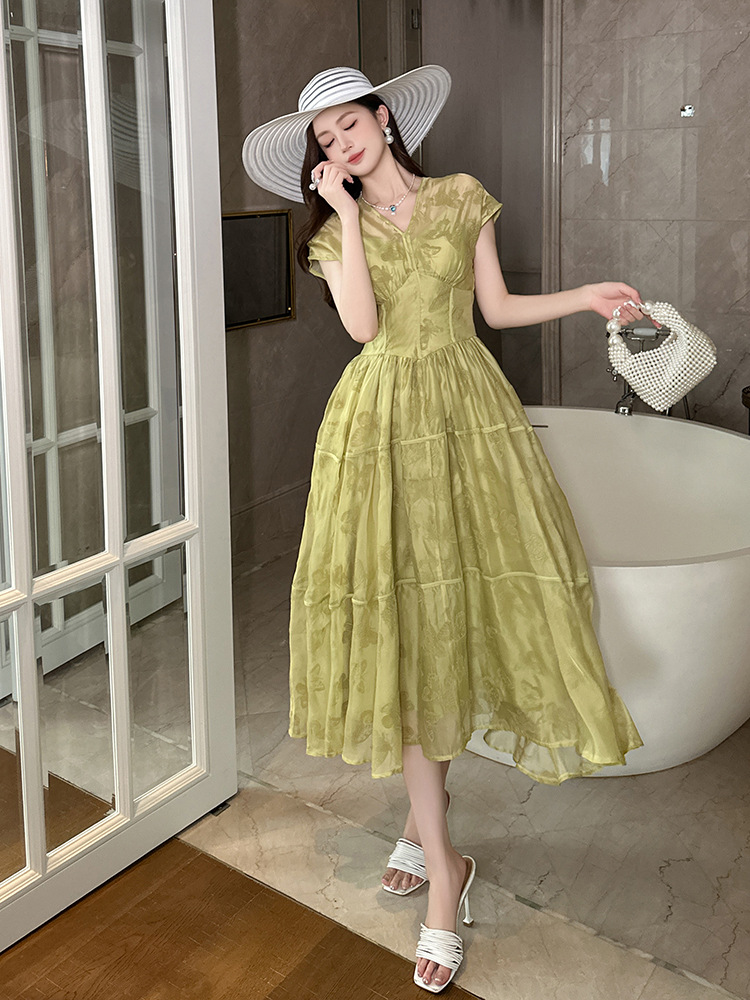 Váy maxi nữ in họa tiết cổ chữ V thắt eo phong cách hoàng gia — Màu xanh cỏ