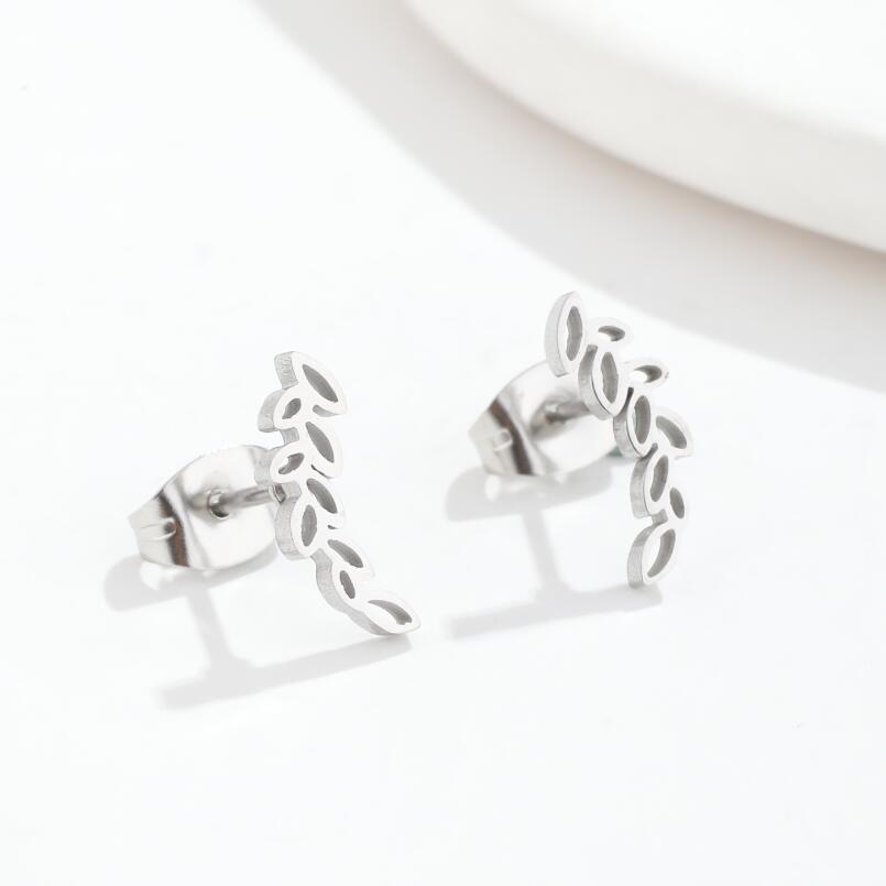 Fashion Leaves Stainless Steel Plating Hollow Out Ear Studs 1 Pair display picture 1