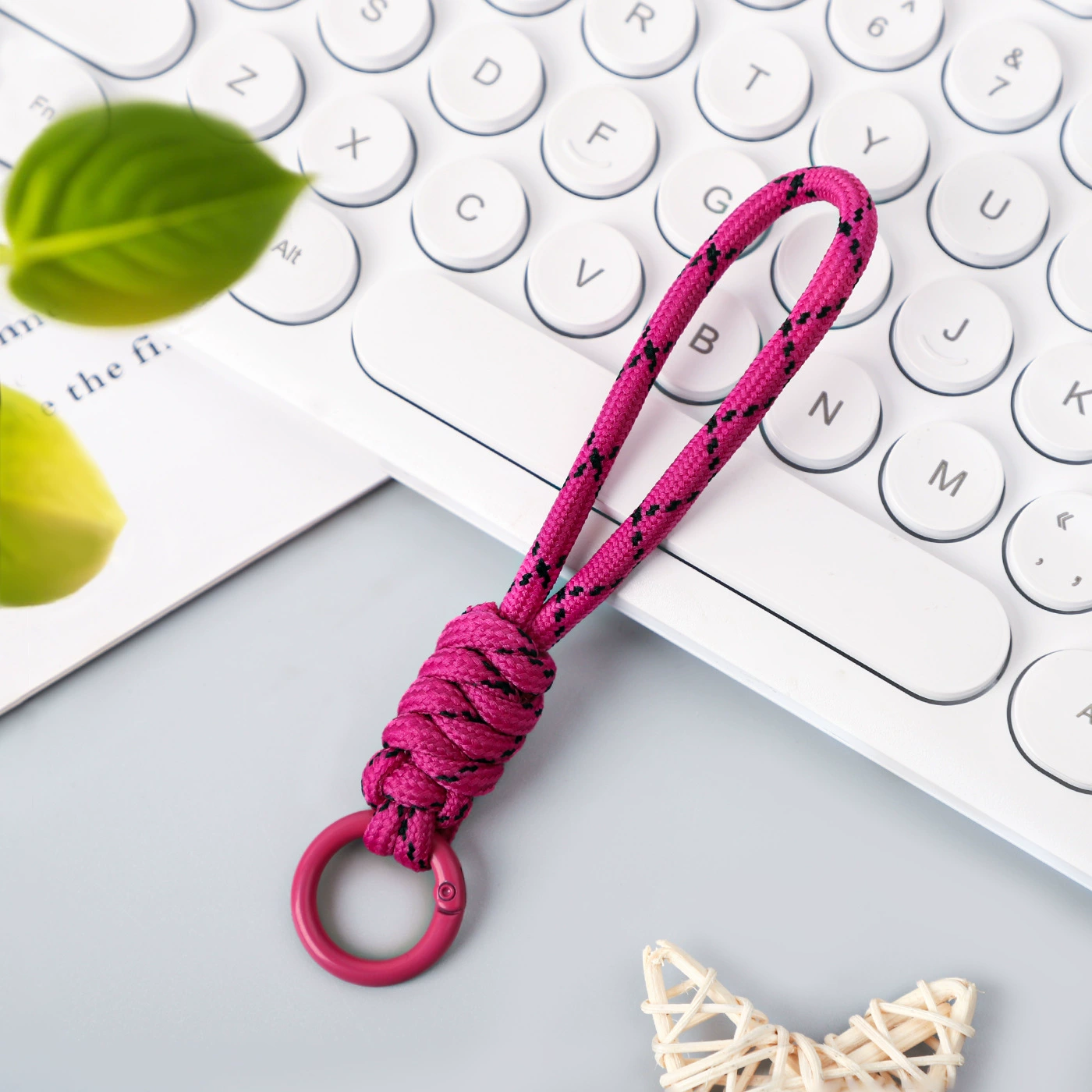 Mobile phone, universal strap, creative woven phone case handmade, accessory