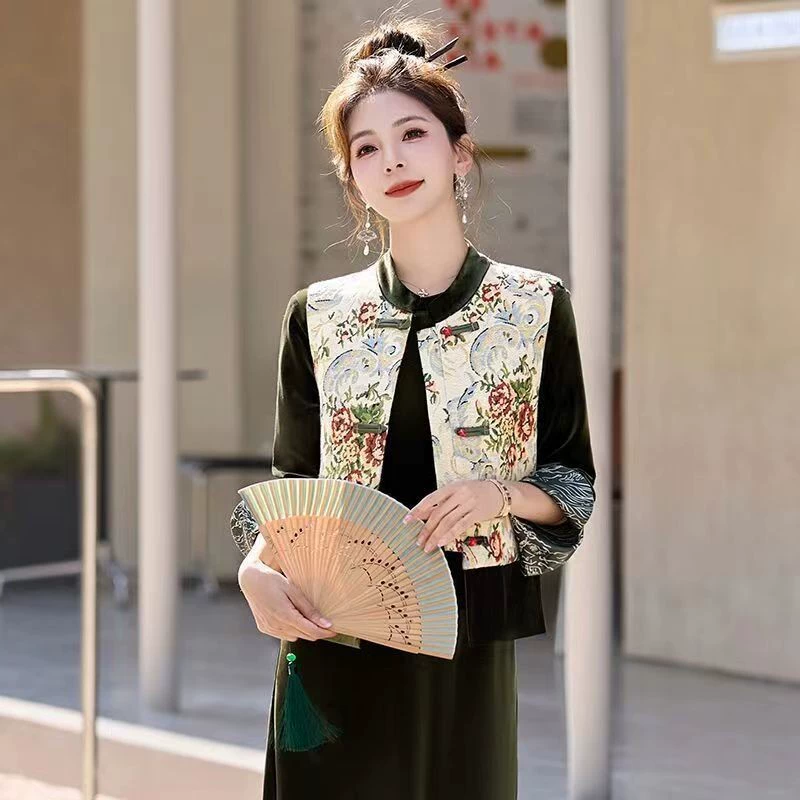 Новый китайский стиль жилет женский 2024 весна вышивка новый модный в этом году маленький ароматный стиль жилет топ