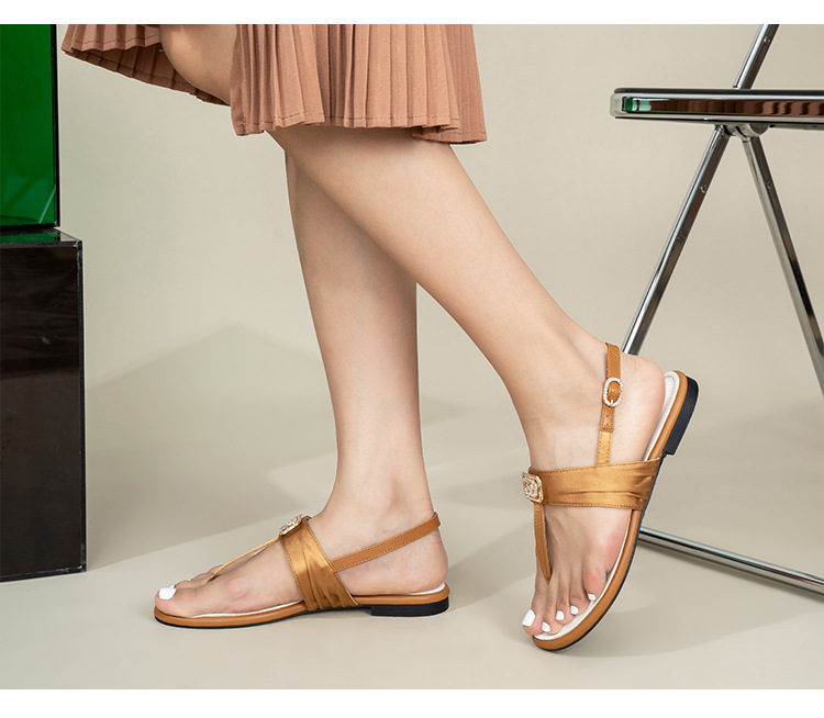 Moda Saten Sandalet Kadın Yaz Ayakkabıları Dış Ticaret Terlikler Dış Giyim Tek Kelime Plaj Düz_voghion.com