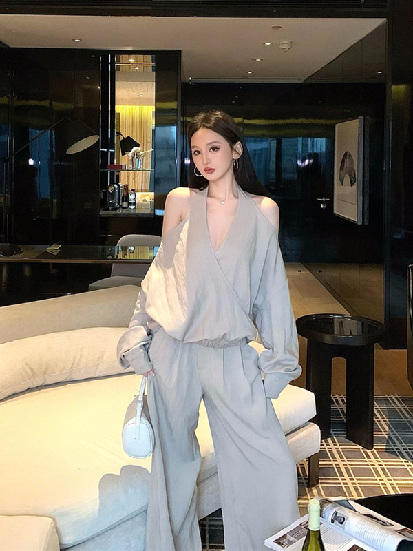 套装女秋款复古设计感气质辣妹宽松收腰长袖露肩上衣宽松直筒长裤|undefined