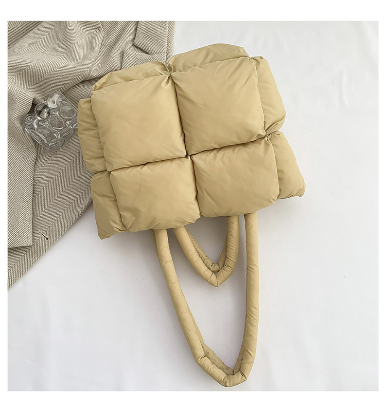 Neue Daunentasche, Baumwollkleidung, Damentasche, einfache, mit Baumwolle gefüllte Weltraumtasche, Einkaufstasche, weiche, karierte tragbare Umhängetasche_voghion.com