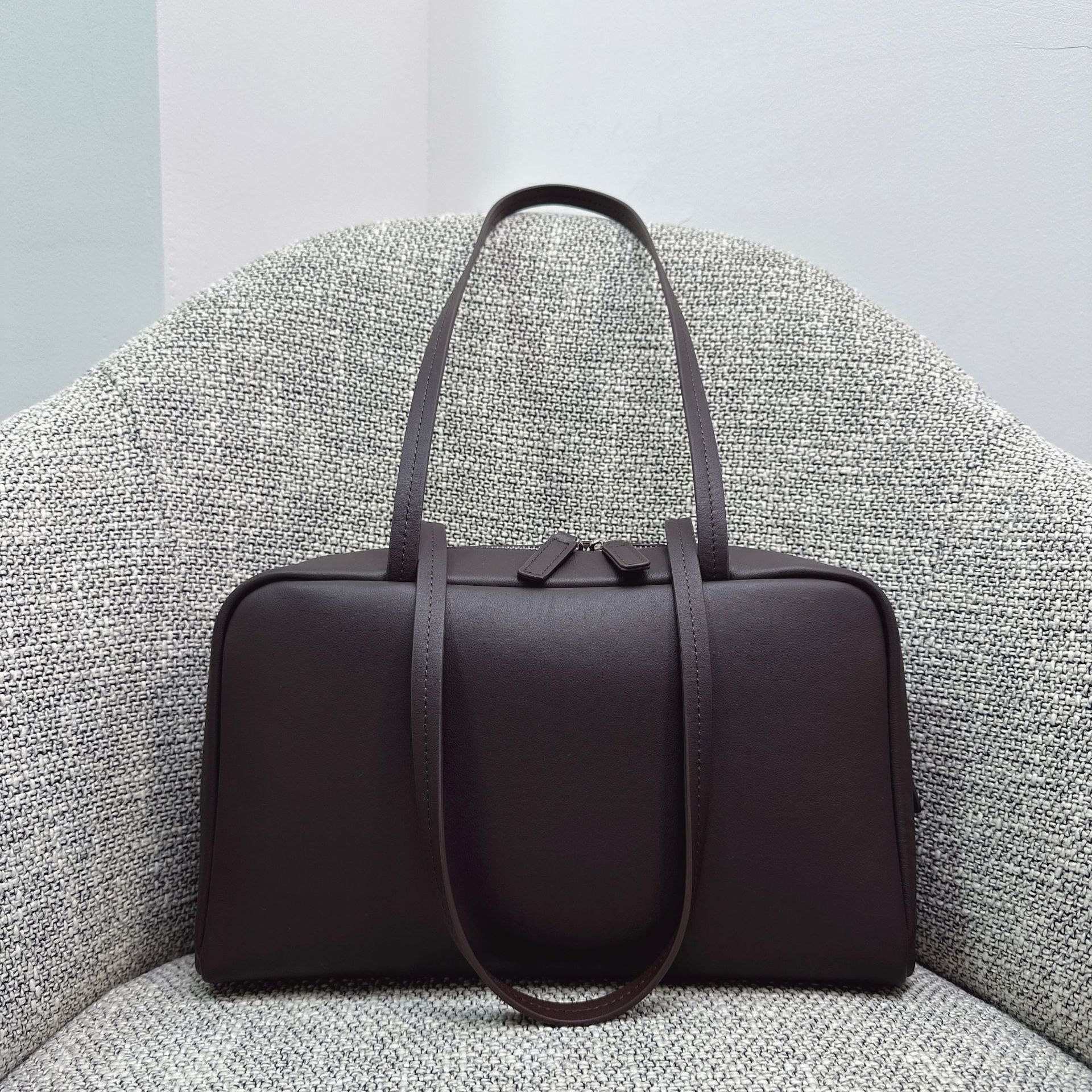 Top Grain Cowhide Astra Bowling Long Handbag TR Minimalist Pillow Bag Shoulder Underarm Commuter Bag for Women - Thumbnail 6