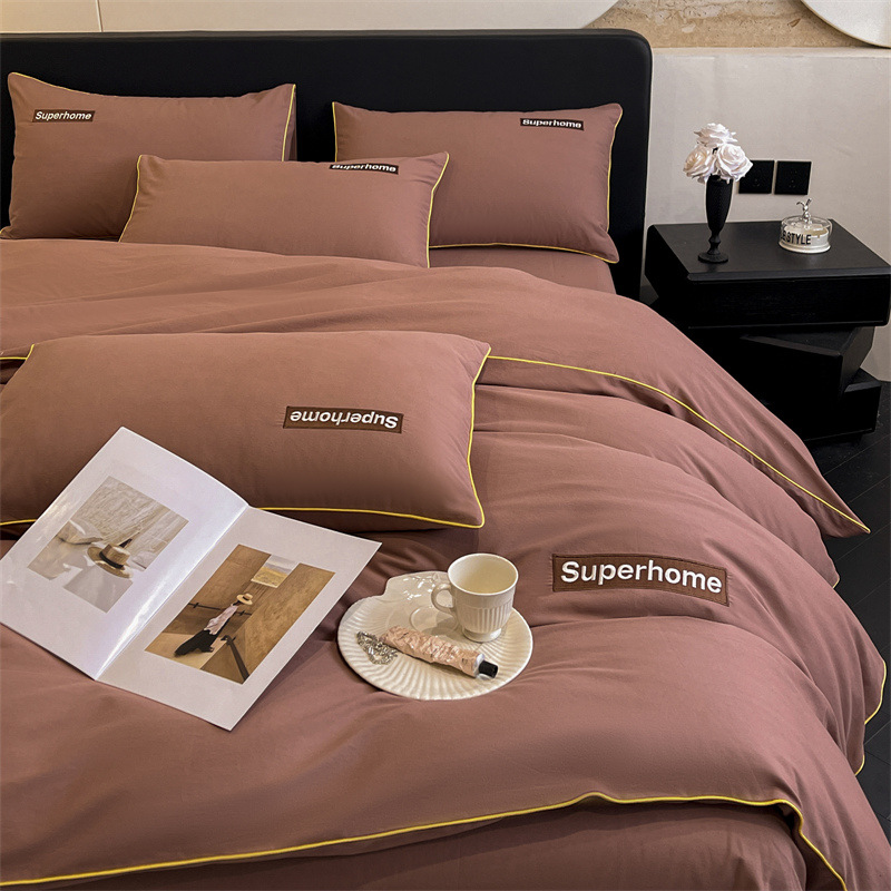 Cama cepillada de algodón puro simple de cuatro piezas de una clase de algodón materno e infantil otoño e invierno funda de edredón gruesa sábana ropa de cama de tres piezas