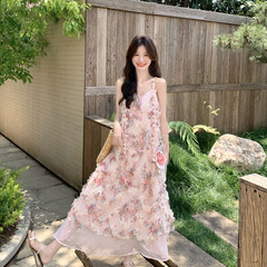 实拍粉色绝美浪漫风木耳边碎花连衣裙女2025夏季新款少女感吊带裙