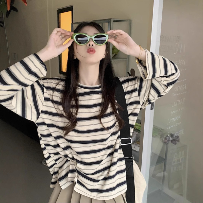 Round Neck Stripesd Long-Sleeved T-Shirt for Women 2024 Autum New Design Loose Slimming Look Casual Student Slit Top Round Neck Stripesd Long-Sleeved T-Shirt for Women 2024 Autum New Design Loose Slimming Look Casual Student Slit Top