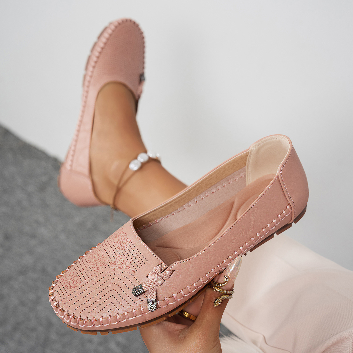 Large Size Popular Export Stitched Solid Color Women's Flat Loafers Export Cross-Border E-Commerce Supply British Style Low Heel
