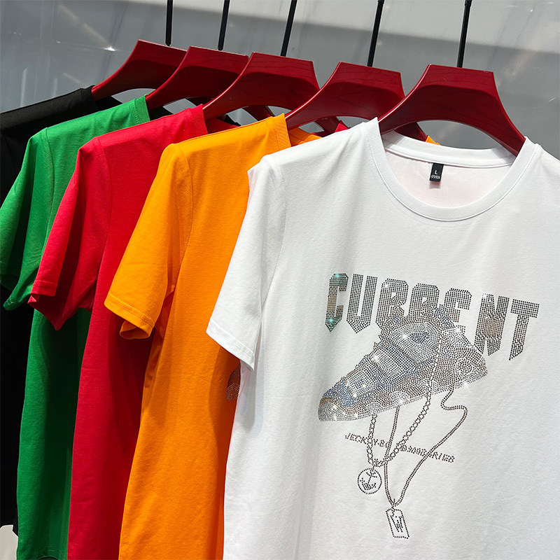 2023 Neue Sommer Ice Short Herren Trend Slim Fit Halbarm Mode Marke T-Shirt Schuhe Hot Diamond Seide Baumwolle_voghion.com