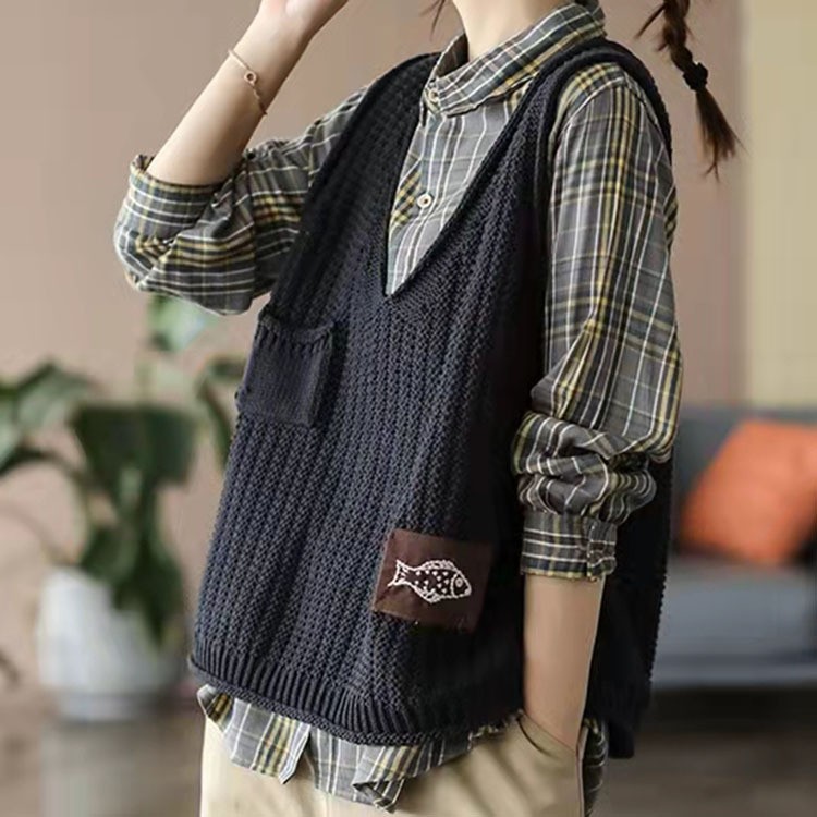 v领贴布针织马甲女 韩版宽松纯色文艺毛衣背心早秋休闲无袖坎肩潮