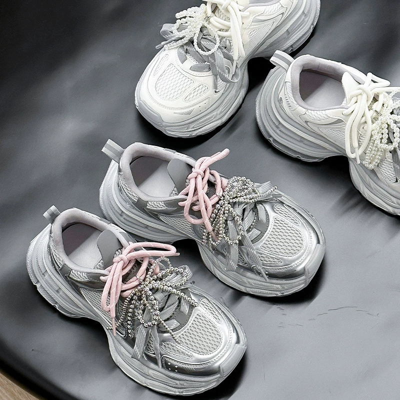 Кожа дикие увеличены толстые подошвы папы обувь женская весна 2025 новая дышащая повседневная мода сетка спортивная обувь женская