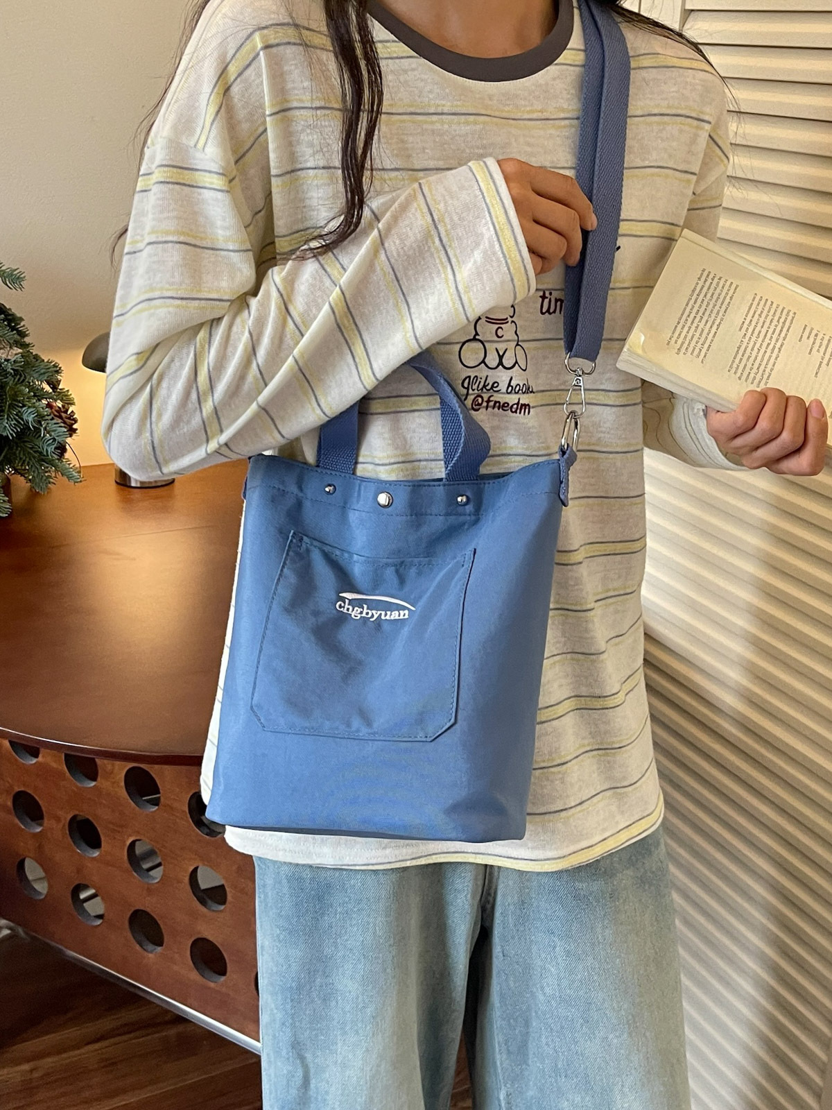 Bolso de mano de gran capacidad para mujeres 2026 verano nuevo estilo coreano simple mochila de hombro de viaje bolsa de ocio