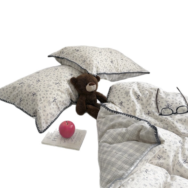 Cama fresca con cuatro piezas de algodón 100% cubierta de edredón de algodón dormitorio con tres piezas de sábanas de cama super suave ~ dormir desnudo ~