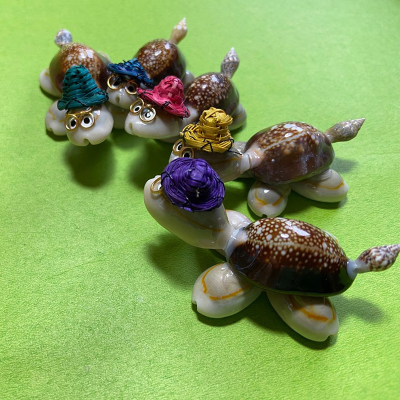 Natural Shell Conch with Hat, Small Turtle, Bobblehead Turtle, Mother Turtle, Handmade Crafts, Creative Bobblehead Turtle