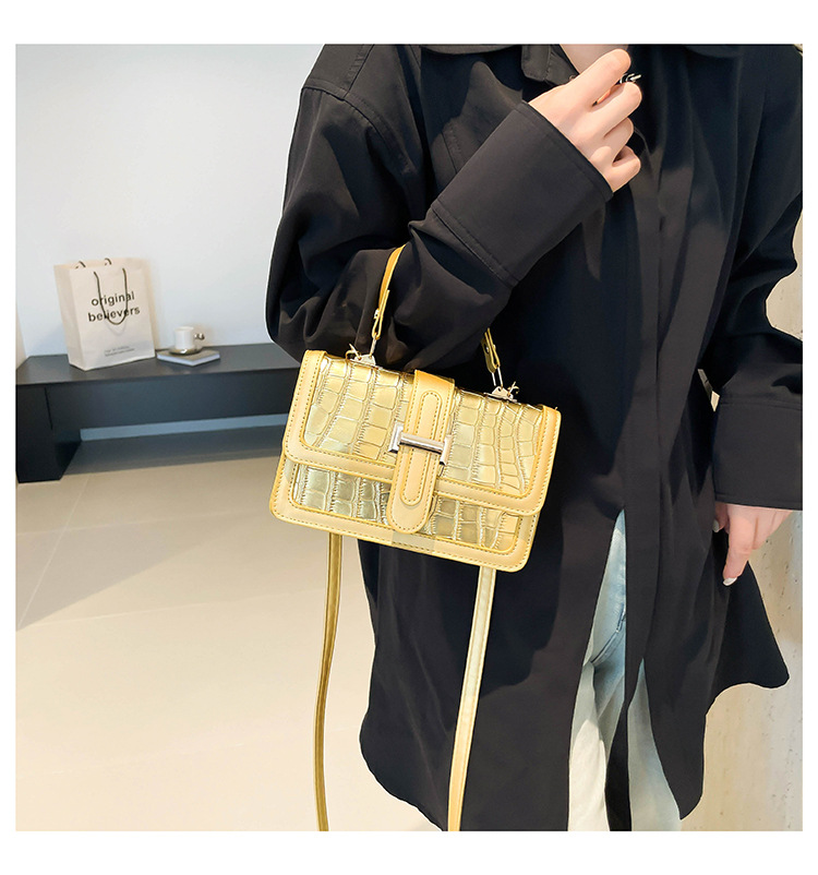 Håndholdt firkantet steinmønster 2024 Ny stil, trendy, eksklusiv, design i liten nisje, fasjonabel enkel kryssskulder_voghion.com