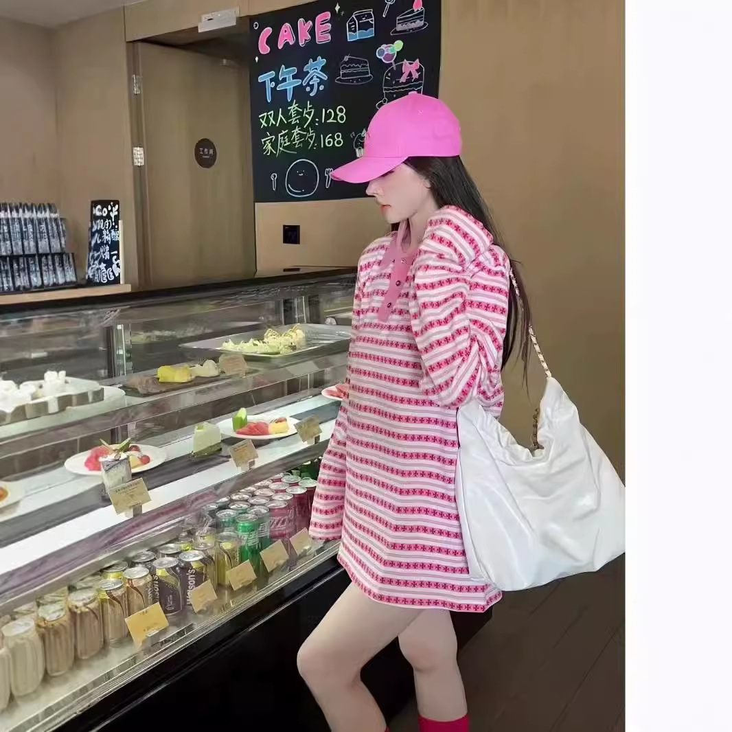 새로운 가을 줄무늬 대조 폴로 칼라 긴 소매 티셔츠 캐주얼 느슨한 화이트 베이스 셔츠