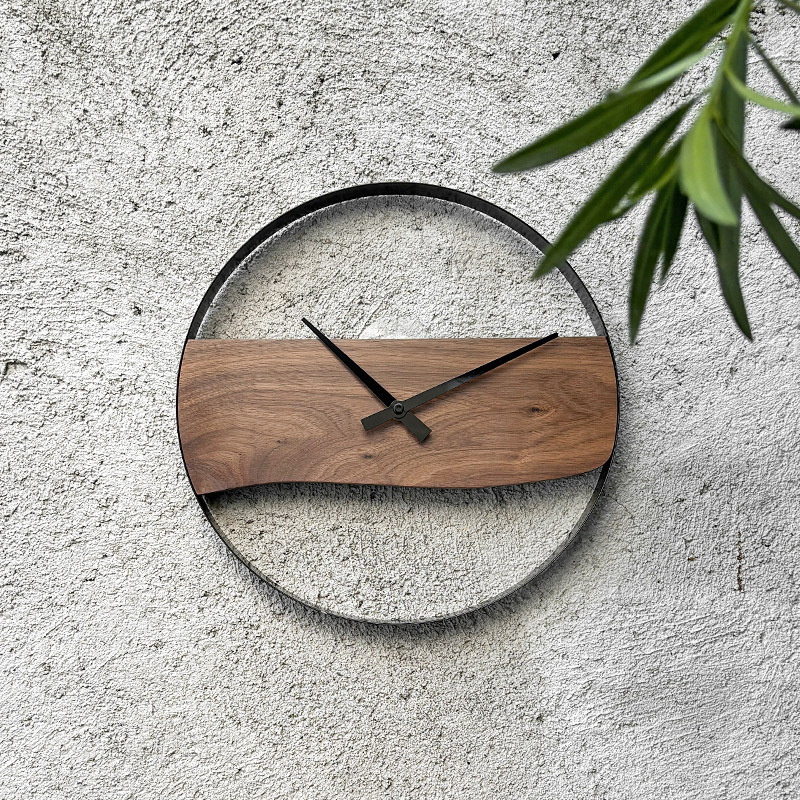 Walnut Solid Wood Wall Clock Minimalist Industrial Style Log Japanese Style Quiet Clock Home Living Room Wall Decoration Clock