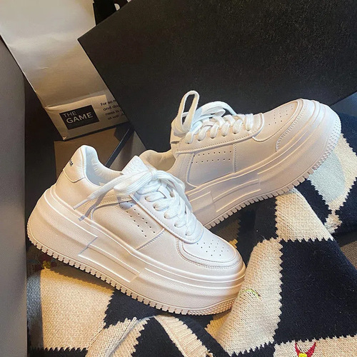 Popular small white shoes for women 2026 spring and autumn new all-matching white shoes with platform sole and height-increasing skate shoes for sports and casual women's shoes