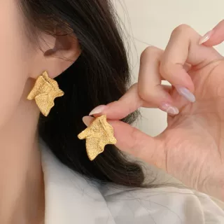 S925银针冷淡金属风不规则纹理褶皱耳环独特个性时尚气质百搭耳饰