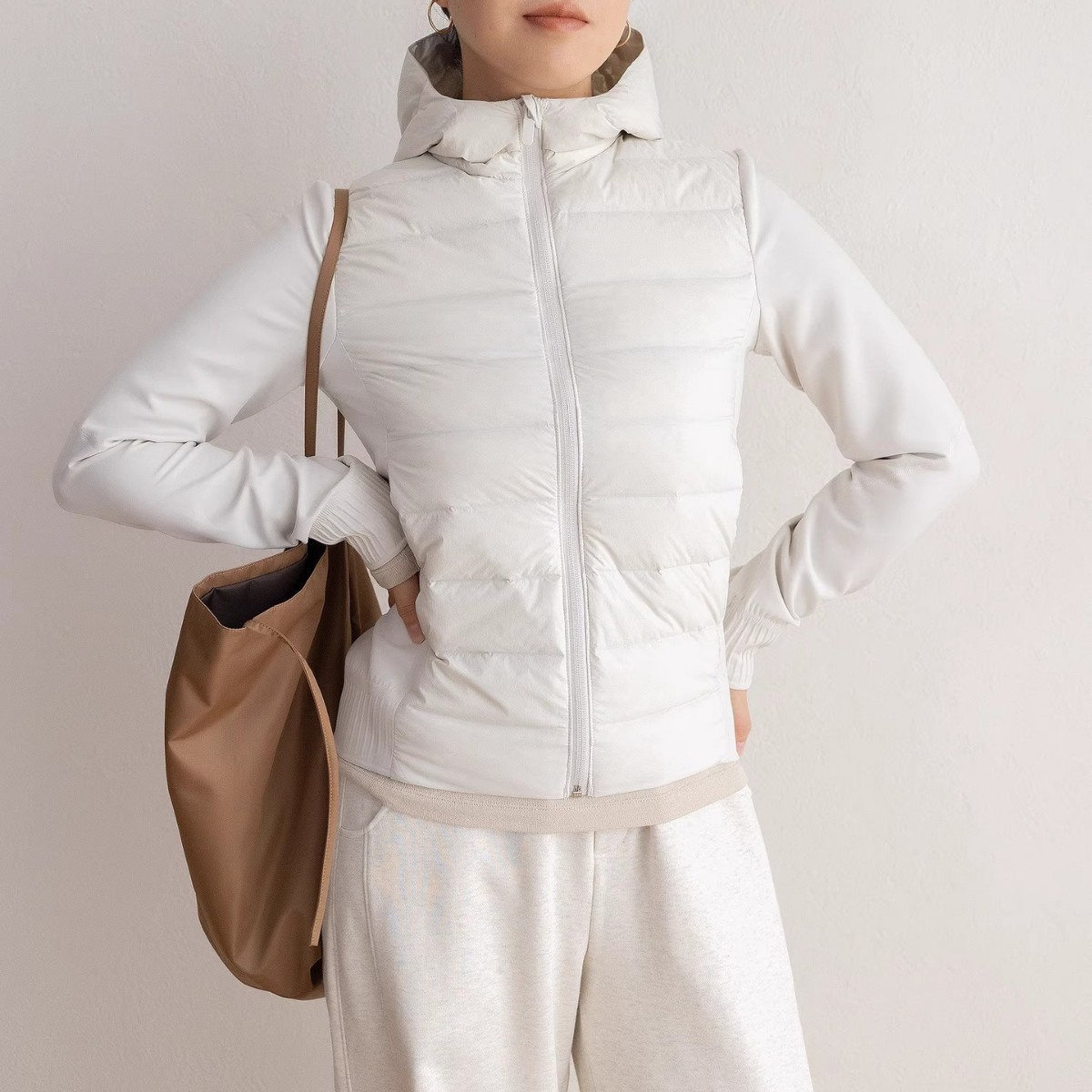 2025 primavera y verano 90 chaqueta de plumón ligera encapuchada cintura deportiva de mujer ligera empalme delgada chaqueta corta