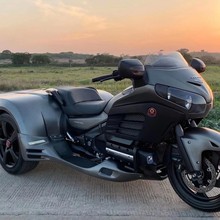 进口本金翼田GL1800正三轮长途巡航旅行车摩托车跑车大排量重机车