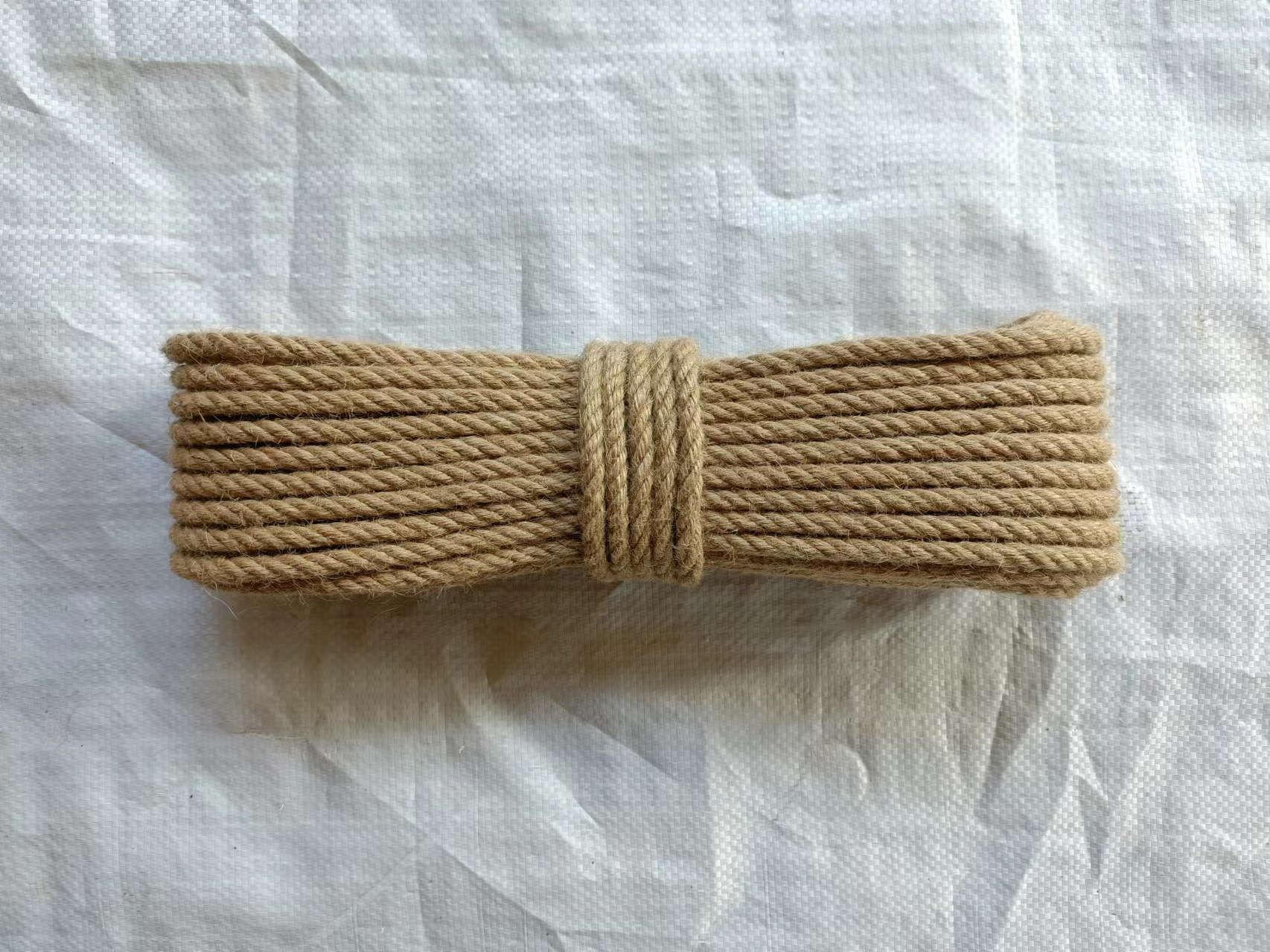 Cuerdas de yute gruesas al por mayor cuerdas de escalada para gatos decorativas trenzadas de escalada de jardinería cuerdas de lino finas atadas de material natural